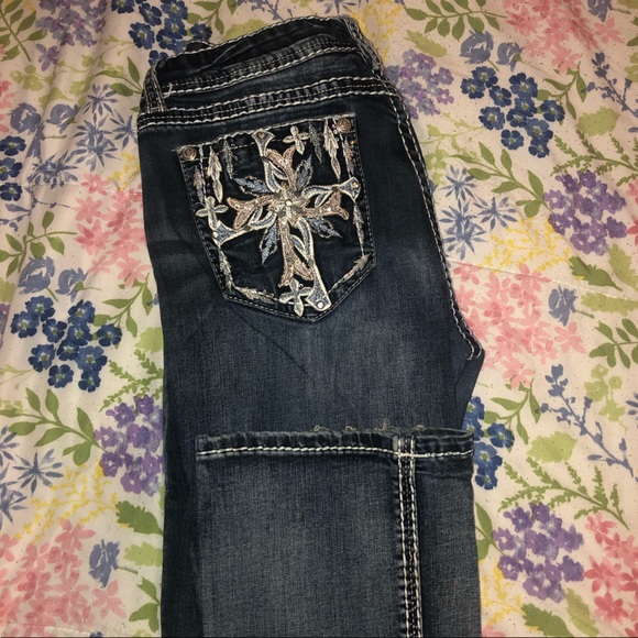 Grace in LA Jeans - Picture 2 of 2